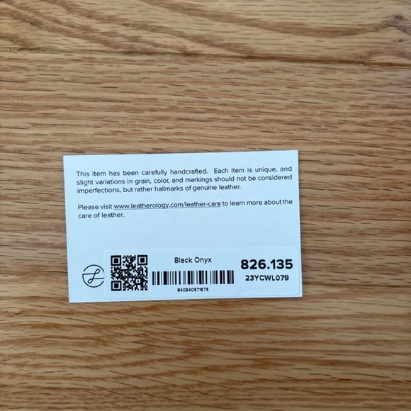 Real Leather iPhone 15 Pro MagSafe Case - Picture 3 of 3